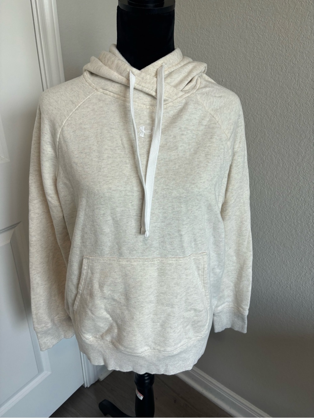 Under Armour women’s pullover hoodie oatmeal size large